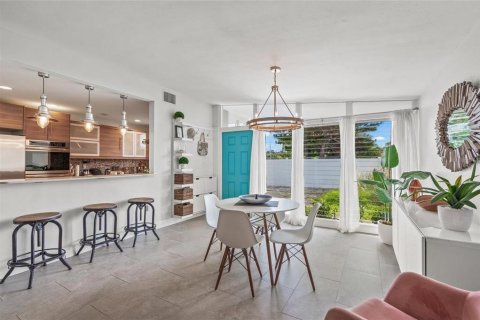Casa en alquiler en Sarasota, Florida, 2 dormitorios, 138.61 m2 № 2204370 - foto 6