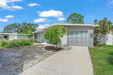 Casa en alquiler en Sarasota, Florida, 2 dormitorios, 138.61 m2 № 2204370 - foto 2