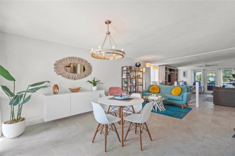 Casa en alquiler en Sarasota, Florida, 2 dormitorios, 138.61 m2 № 2204370 - foto 4
