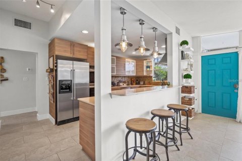 Casa en alquiler en Sarasota, Florida, 2 dormitorios, 138.61 m2 № 2204370 - foto 8