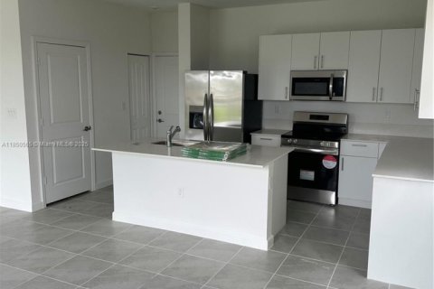 Villa ou maison à louer à Homestead, Floride: 4 chambres № 1856828 - photo 13