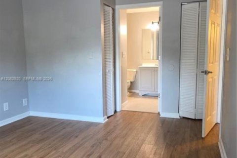 House in West Palm Beach, Florida 2 bedrooms, 80.55 sq.m. № 2265475 - photo 14
