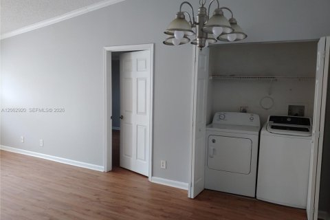 House in West Palm Beach, Florida 2 bedrooms, 80.55 sq.m. № 2265475 - photo 8