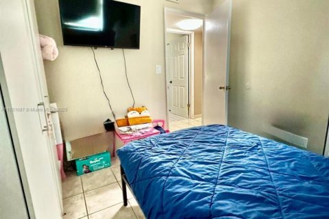Condo in Miami, Florida, 3 bedrooms  № 1712947 - photo 12