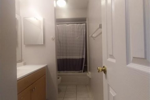 House in Sorrento, Florida 2 bedrooms, 97.08 sq.m. № 1816982 - photo 10
