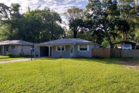 House in Sorrento, Florida 2 bedrooms, 97.08 sq.m. № 1816982 - photo 1