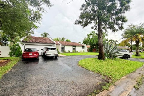 Villa ou maison à vendre à Coral Springs, Floride: 4 chambres, 202.62 m2 № 2406083 - photo 3