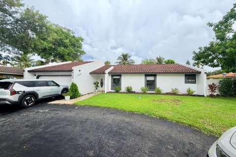 Villa ou maison à Coral Springs, Floride 4 chambres, 202.62 m2 № 2406083