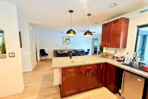 Villa ou maison à vendre à Coral Springs, Floride: 4 chambres, 202.62 m2 № 2406083 - photo 14