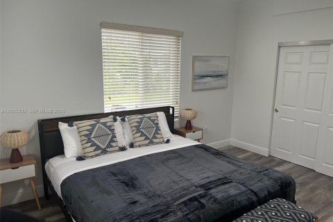 Villa ou maison à louer à Coral Gables, Floride: 2 chambres, 317.73 m2 № 2084227 - photo 12