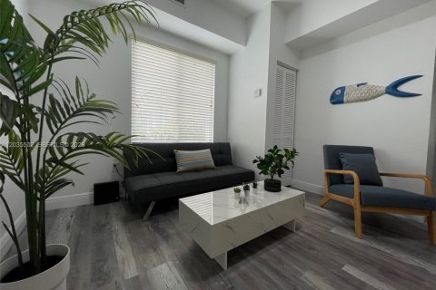 Villa ou maison à louer à Coral Gables, Floride: 2 chambres, 317.73 m2 № 2084227 - photo 2