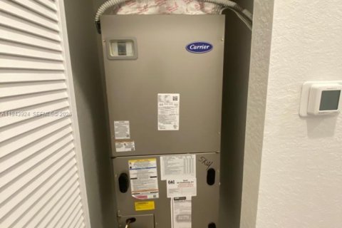 Townhouse in Homestead, Florida 4 bedrooms, 169.08 sq.m. № 2002846 - photo 24