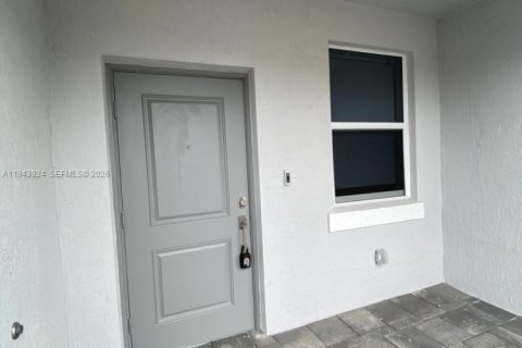 Touwnhouse à vendre à Homestead, Floride: 4 chambres, 169.08 m2 № 2002846 - photo 19