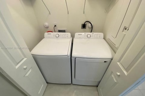 Touwnhouse à vendre à Homestead, Floride: 4 chambres, 169.08 m2 № 2002846 - photo 15