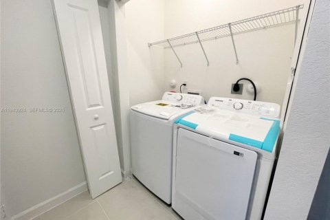 Touwnhouse à vendre à Homestead, Floride: 4 chambres, 169.08 m2 № 2002846 - photo 5