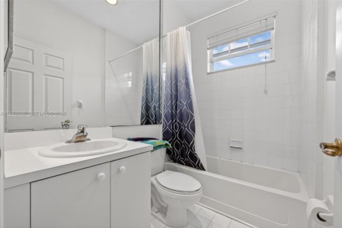 Touwnhouse à vendre à Coral Springs, Floride: 3 chambres, 109.07 m2 № 2005993 - photo 26