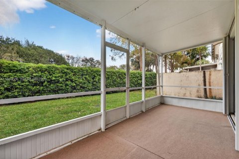 Touwnhouse à vendre à Coral Springs, Floride: 3 chambres, 109.07 m2 № 2005993 - photo 30