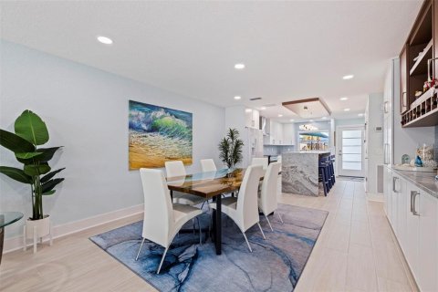House in Saint Petersburg, Florida 2 bedrooms, 153.29 sq.m. № 2099250 - photo 10