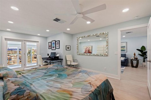 House in Saint Petersburg, Florida 2 bedrooms, 153.29 sq.m. № 2099250 - photo 20