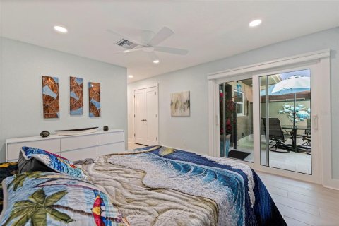 House in Saint Petersburg, Florida 2 bedrooms, 153.29 sq.m. № 2099250 - photo 29