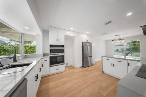 Casa en venta en Miami, Florida, 3 dormitorios, 174.1 m2 № 1855022 - foto 21
