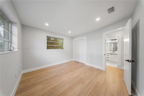 Casa en venta en Miami, Florida, 3 dormitorios, 174.1 m2 № 1855022 - foto 26