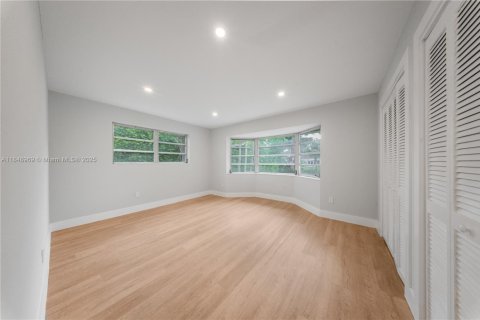 Casa en venta en Miami, Florida, 3 dormitorios, 174.1 m2 № 1855022 - foto 28