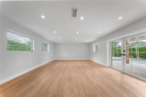Casa en venta en Miami, Florida, 3 dormitorios, 174.1 m2 № 1855022 - foto 13