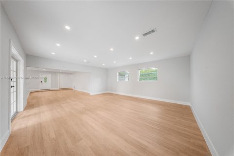 Casa en venta en Miami, Florida, 3 dormitorios, 174.1 m2 № 1855022 - foto 15
