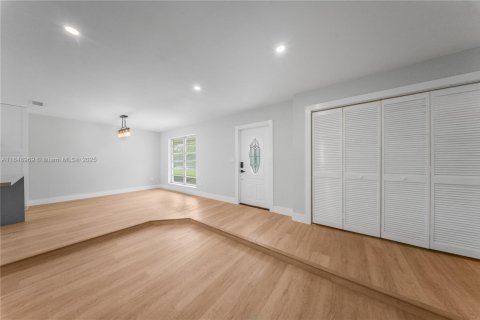 Casa en venta en Miami, Florida, 3 dormitorios, 174.1 m2 № 1855022 - foto 12