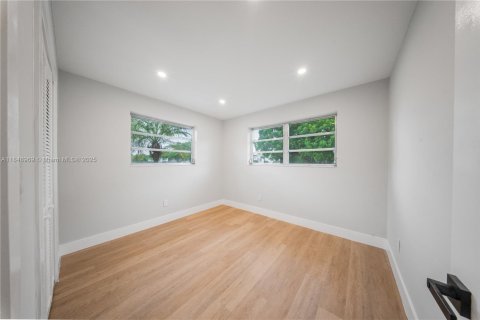 Casa en venta en Miami, Florida, 3 dormitorios, 174.1 m2 № 1855022 - foto 23