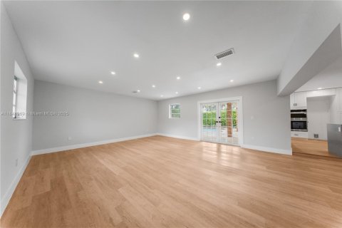 Casa en venta en Miami, Florida, 3 dormitorios, 174.1 m2 № 1855022 - foto 16