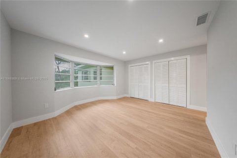 Casa en venta en Miami, Florida, 3 dormitorios, 174.1 m2 № 1855022 - foto 29