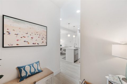 Condominio en venta en Madeira Beach, Florida, 2 dormitorios, 119.29 m2 № 2101838 - foto 18