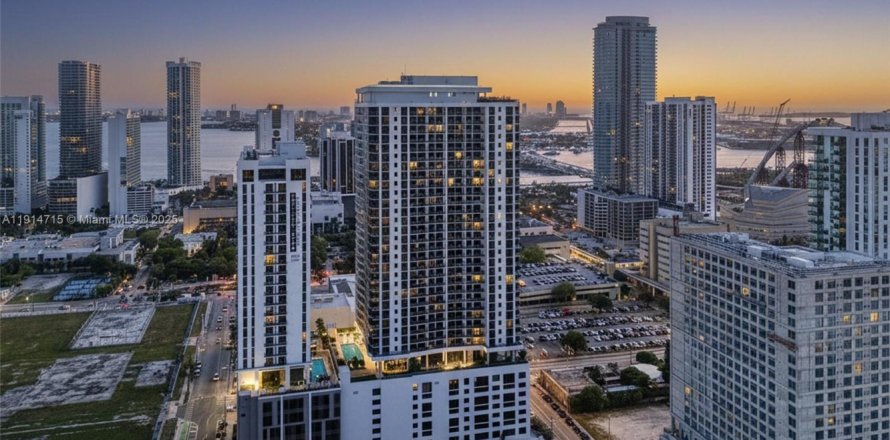 Condo à Miami, Floride, 1 chambre  № 1970389