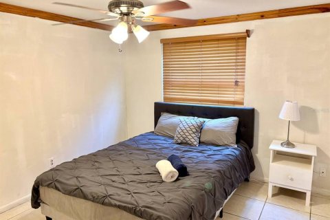 House in Tampa, Florida 4 bedrooms, 158.86 sq.m. № 2095282 - photo 19