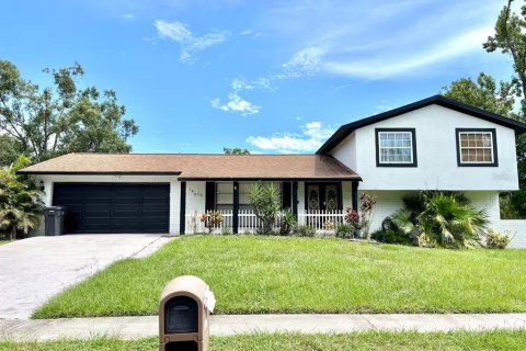 House in Tampa, Florida 4 bedrooms, 158.86 sq.m. № 2095282