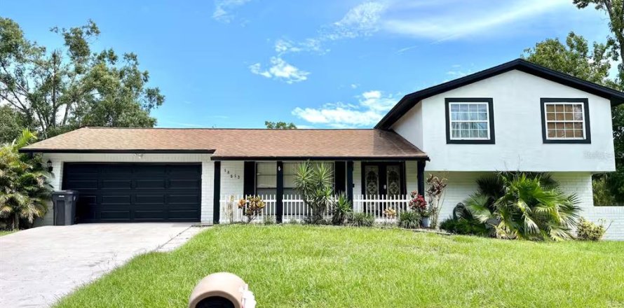 House in Tampa, Florida 4 bedrooms, 158.86 sq.m. № 2095282