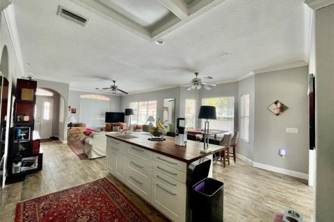 House in Land O' Lakes, Florida 3 bedrooms, 165.09 sq.m. № 2097993 - photo 6