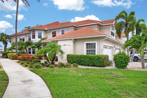 Adosado en venta en Punta Gorda, Florida, 4 dormitorios, 256.97 m2 № 2222698 - foto 2