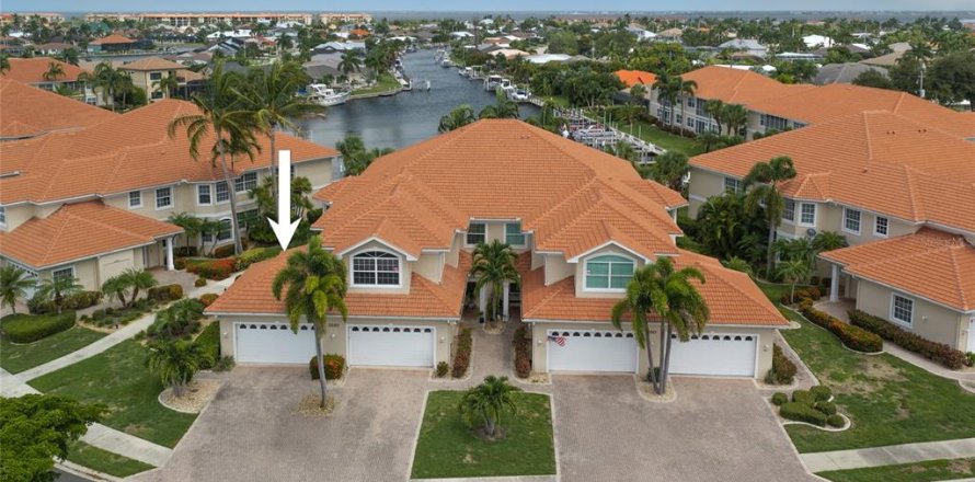 Adosado en Punta Gorda, Florida 4 dormitorios, 256.97 m2 № 2222698