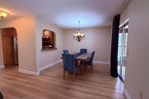 Appartement à louer à DeLand, Floride: 2 chambres, 133.22 m2 № 2414987 - photo 5