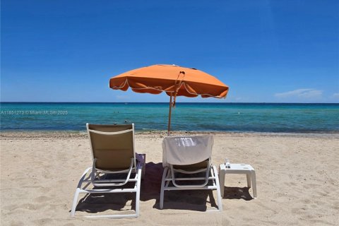 Condo in Sunny Isles Beach, Florida, 4 bedrooms  № 1874938 - photo 28
