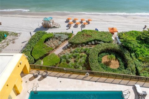 Condo in Sunny Isles Beach, Florida, 4 bedrooms  № 1874938 - photo 23