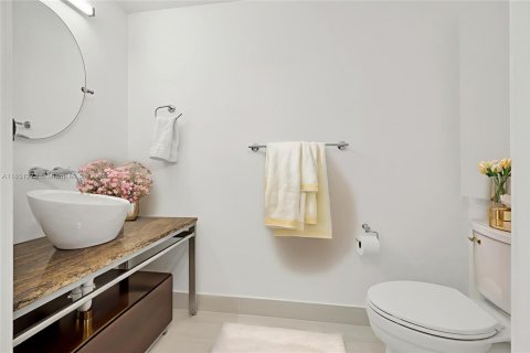 Condo in Sunny Isles Beach, Florida, 4 bedrooms  № 1874938 - photo 17