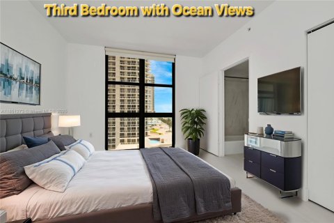 Condo in Sunny Isles Beach, Florida, 4 bedrooms  № 1874938 - photo 14
