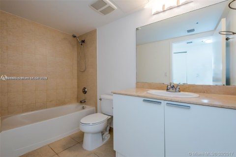 Condominio en alquiler en Sunny Isles Beach, Florida, 2 dormitorios, 132.2 m2 № 2054693 - foto 10