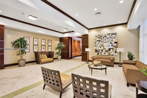 Condominio en alquiler en Sunny Isles Beach, Florida, 2 dormitorios, 132.2 m2 № 2054693 - foto 19