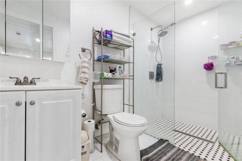 Villa ou maison à vendre à Miami Gardens, Floride: 5 chambres, 154.03 m2 № 1953483 - photo 12