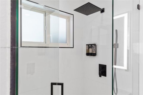 Villa ou maison à vendre à Miami Gardens, Floride: 5 chambres, 154.03 m2 № 1953483 - photo 30